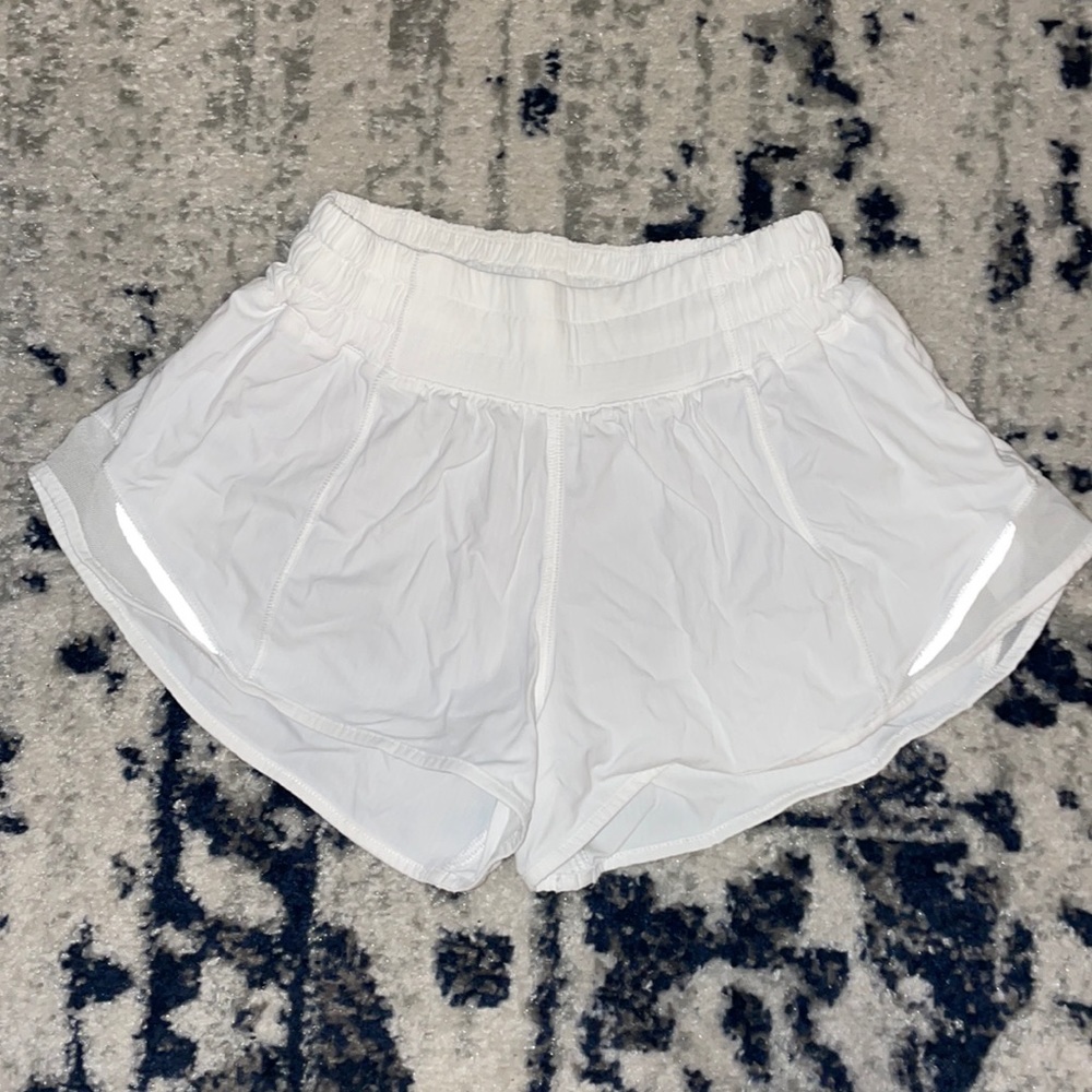 Women’s Lululemon Hotty Hot Shorts 2